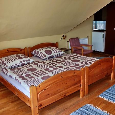 Pigal Panzio Bed & Breakfast Badacsonyors ภายนอก รูปภาพ