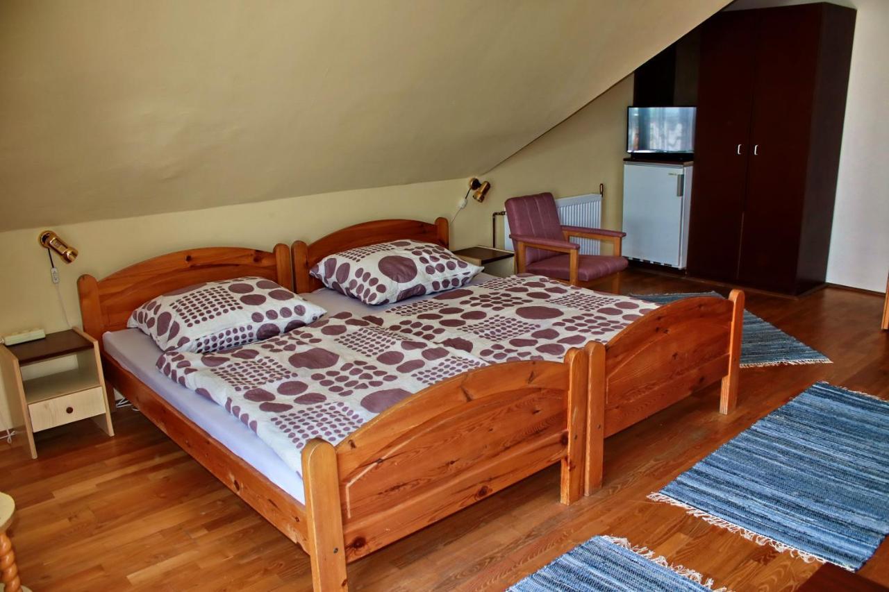 Pigal Panzio Bed & Breakfast Badacsonyors ภายนอก รูปภาพ