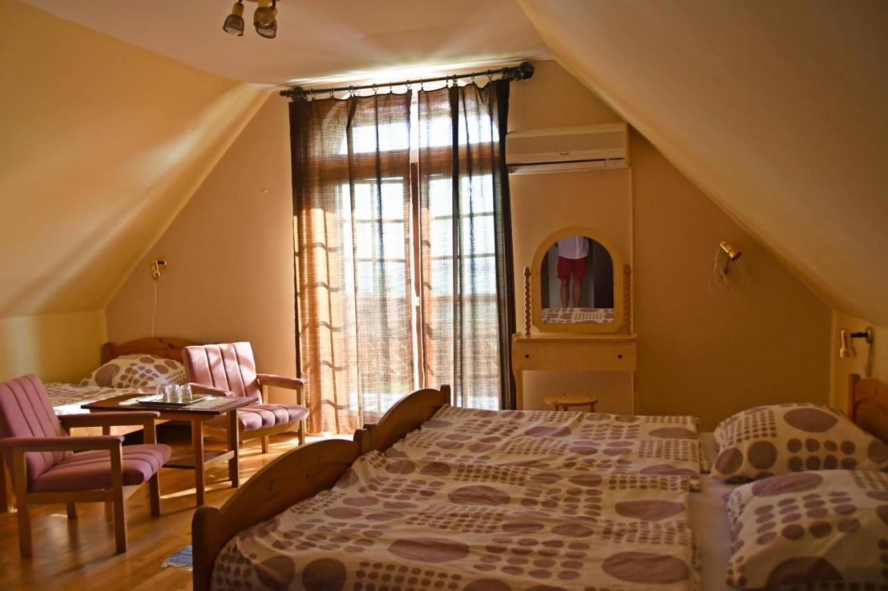 Pigal Panzio Bed & Breakfast Badacsonyors ภายนอก รูปภาพ