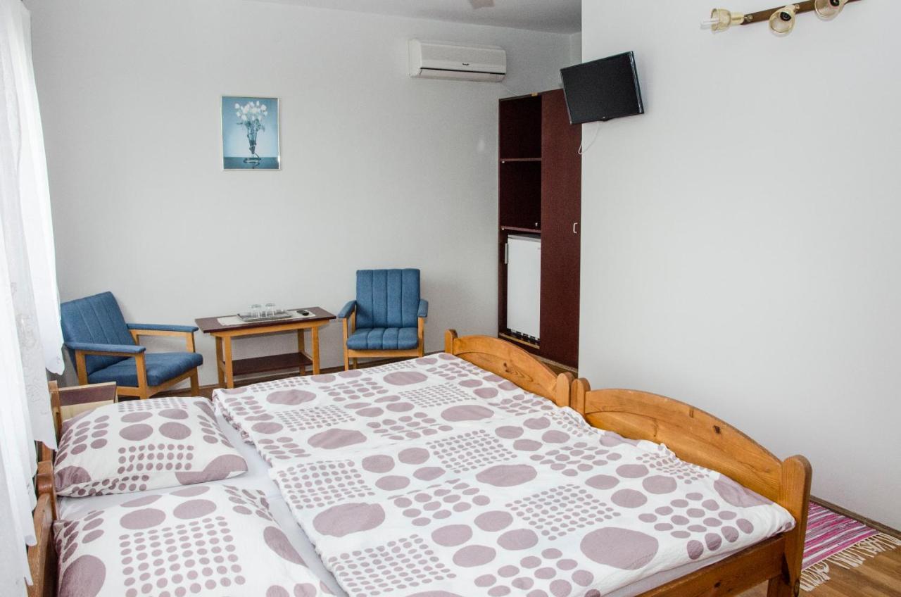 Pigal Panzio Bed & Breakfast Badacsonyors ภายนอก รูปภาพ
