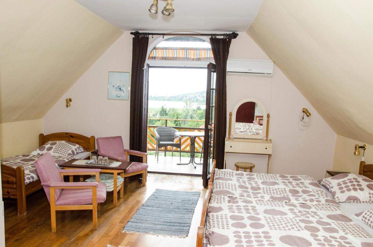 Pigal Panzio Bed & Breakfast Badacsonyors ภายนอก รูปภาพ
